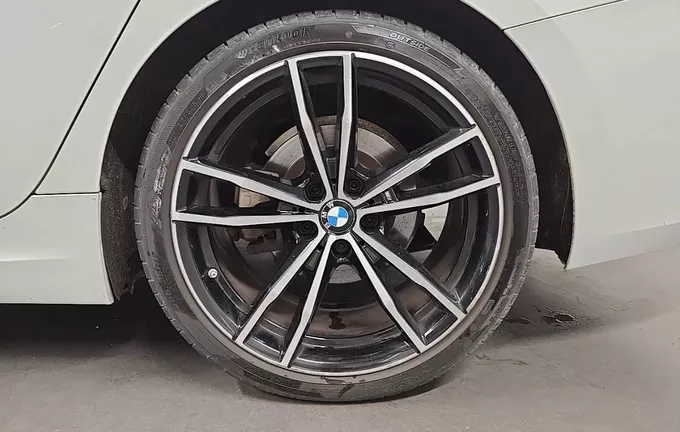 BMW SERIE 3 Touring 320d 190 ch BVA8 M Sport photo 9 3013571