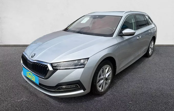 SKODA OCTAVIA Combi 2.0 TDI 150 ch DSG7 Style extérieur trois quart avant gauche 213038