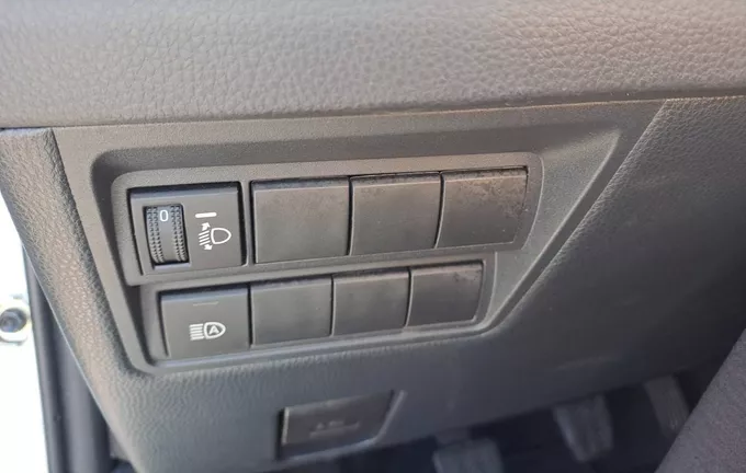 TOYOTA YARIS 120 VVT-i Dynamic Business photo 19 1103624
