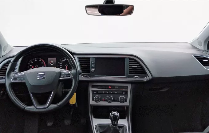 SEAT LEON 1.2 TSI 110 Start/Stop Style extérieur trois quart avant droit 560639