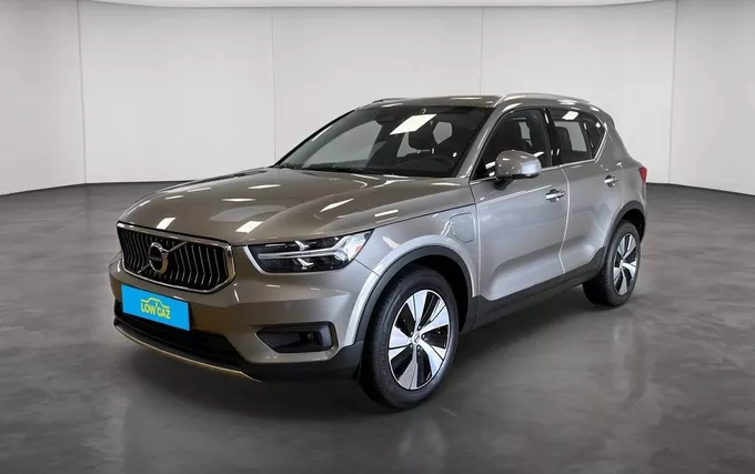 VOLVO XC40 T5 Recharge 180+82 ch DCT7 Business extérieur trois quart avant gauche 213632