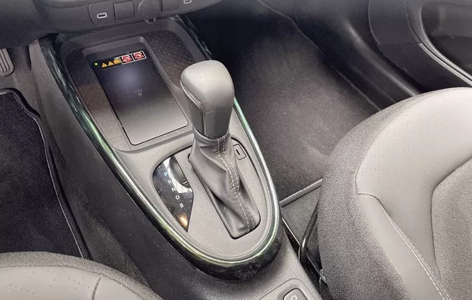 TOYOTA AYGO X Hybride 116h Collection photo 13 1103719