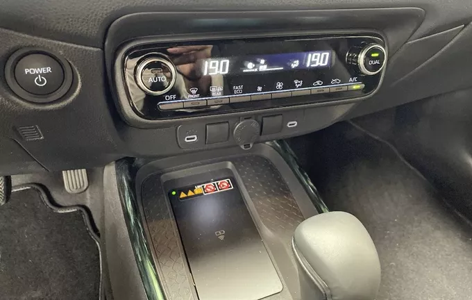 TOYOTA AYGO X Hybride 116h Collection photo 14 1103719