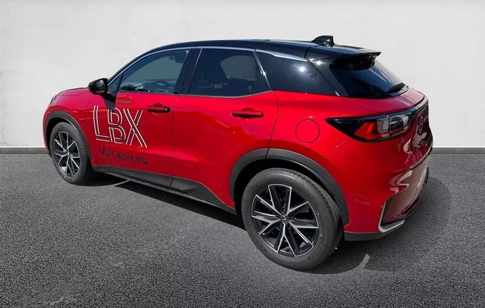 LEXUS LBX 2WD Cool extérieur trois quart arrière gauche 1103381