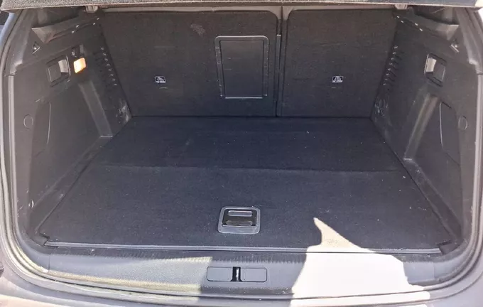 PEUGEOT 3008 Hybrid4 300 e-EAT8 GT extérieur trois quart arrière gauche 2129065