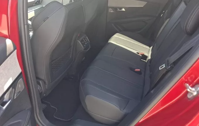 PEUGEOT 3008 Hybrid4 300 e-EAT8 GT photo 17 2129065