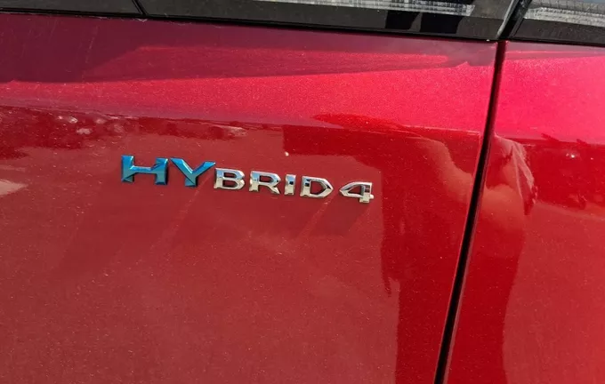 PEUGEOT 3008 Hybrid4 300 e-EAT8 GT photo 19 2129065