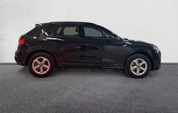 AUDI Q3 35 TDI 150 ch S tronic 7 S line extérieur côté droit 213171