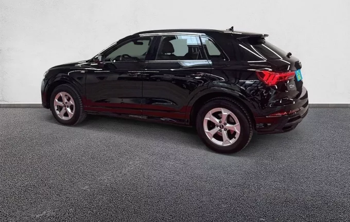 AUDI Q3 35 TDI 150 ch S tronic 7 S line extérieur trois quart arrière gauche 213171