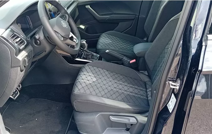 VOLKSWAGEN T-CROSS 1.5 TSI 150 Start/Stop DSG7 R-Line Edition extérieur trois quart arrière droit 3176