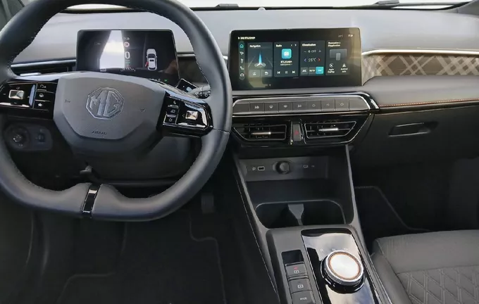 MG MG3 1.5 L Hybrid+ 195 ch Luxury extérieur côté gauche 944832
