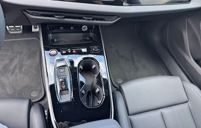 AUDI A5 Avant e-hybrid 299 ch S tronic 7 Quattro S line photo 13 6924
