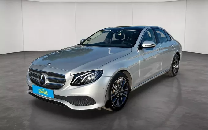 MERCEDES CLASSE E 300 9G-Tronic Fascination extérieur trois quart avant gauche 213693