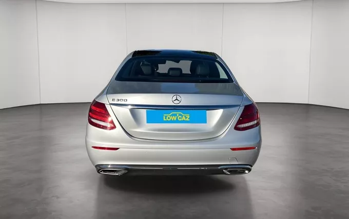 MERCEDES CLASSE E 300 9G-Tronic Fascination extérieur arrière 213693