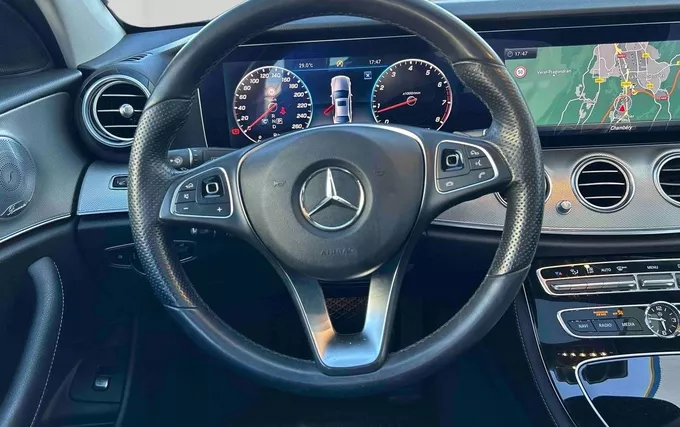 MERCEDES CLASSE E 300 9G-Tronic Fascination photo 12 213693