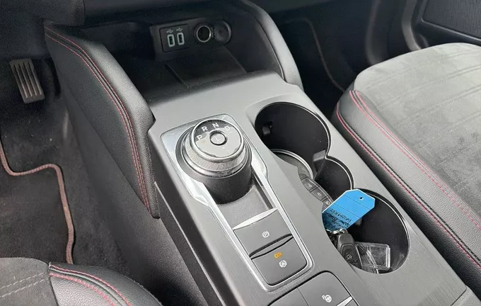 FORD KUGA 2.5 Duratec 225 ch PHEV Powershift ST-Line photo 13 2130611