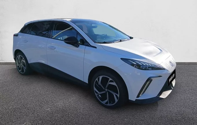 MG MG4 EV 77kWh - 180 kW Premium extérieur trois quart avant droit 9881