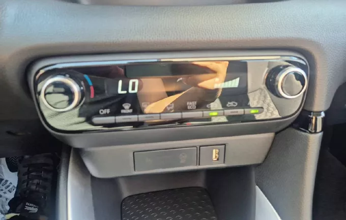 TOYOTA YARIS Hybride 116h Dynamic photo 14 1103414