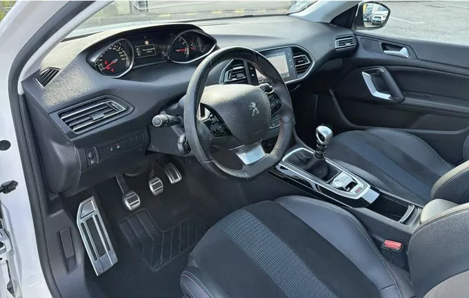 PEUGEOT 308 PureTech 130ch S&S BVM6 Tech Edition photo 13 2126862