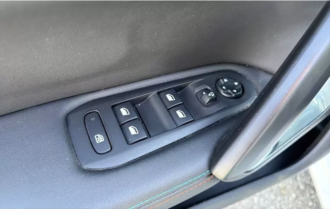 PEUGEOT 308 PureTech 130ch S&S BVM6 Tech Edition photo 17 2126862