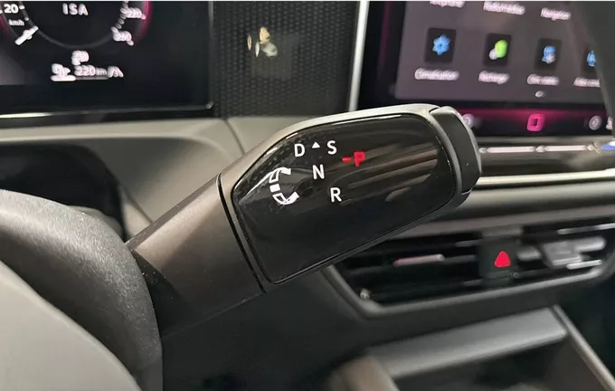 VOLKSWAGEN TIGUAN 1.5 eHybrid 204ch DSG6 VW Edition photo 16 2124888