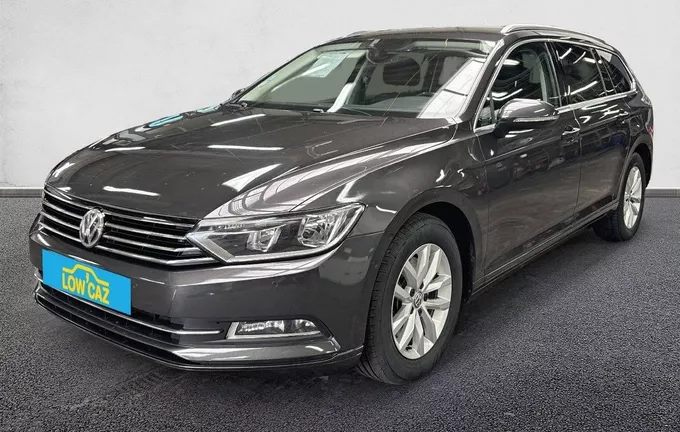 VOLKSWAGEN PASSAT SW 2.0 TDI 150 DSG7 Confortline Business extérieur trois quart avant gauche 213021