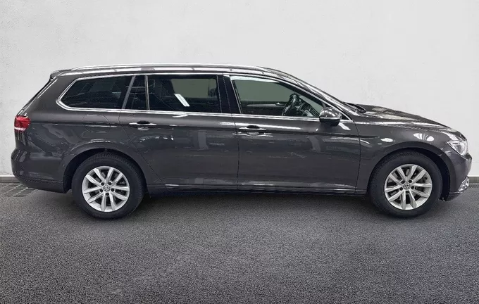 VOLKSWAGEN PASSAT SW 2.0 TDI 150 DSG7 Confortline Business extérieur côté droit 213021