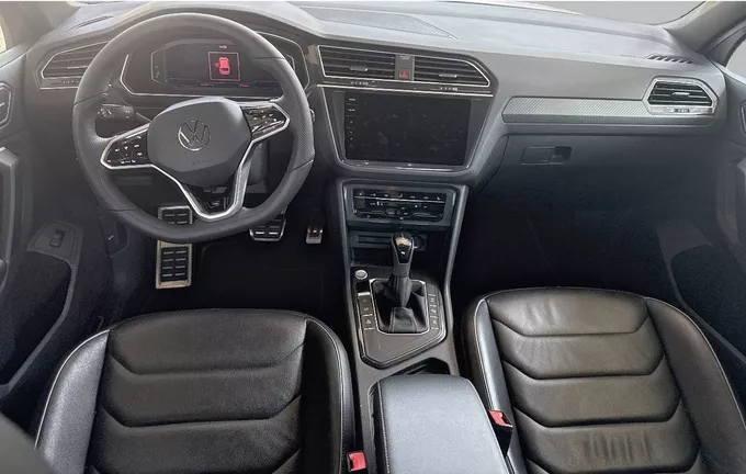 VOLKSWAGEN TIGUAN 2.0 TDI 150ch DSG7 R-Line extérieur trois quart avant droit 2130389