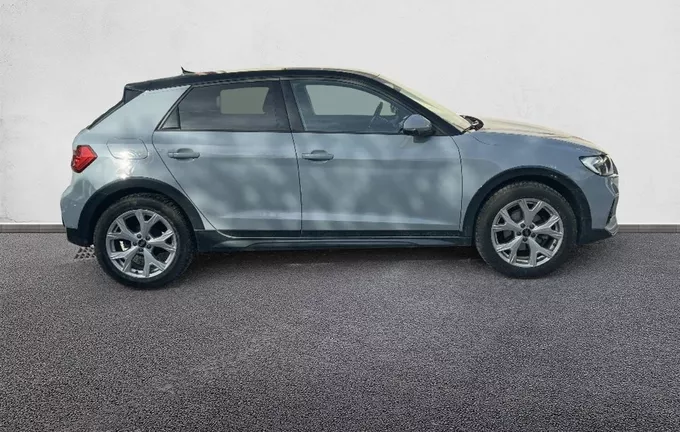 AUDI A1 Allstreet 30 TFSI 110 ch S tronic 7 Design Luxe extérieur côté droit 560501