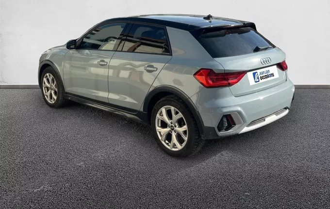 AUDI A1 Allstreet 30 TFSI 110 ch S tronic 7 Design Luxe extérieur trois quart arrière gauche 560501