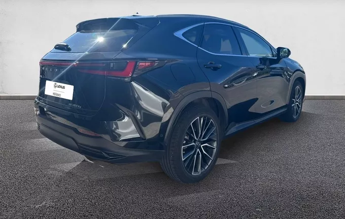 LEXUS NX 450h+ 4WD Hybride Rechargeable Executive extérieur trois quart arrière droit 1103272