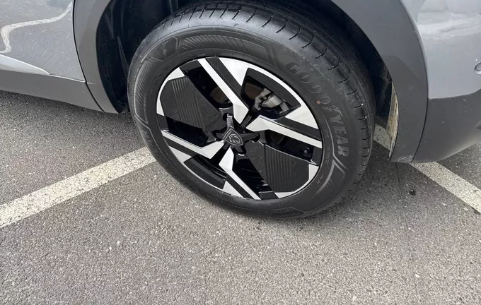 PEUGEOT 2008 100 S&S BVM6 Allure photo 13 946084