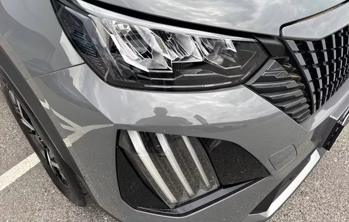 PEUGEOT 2008 100 S&S BVM6 Allure photo 16 946084