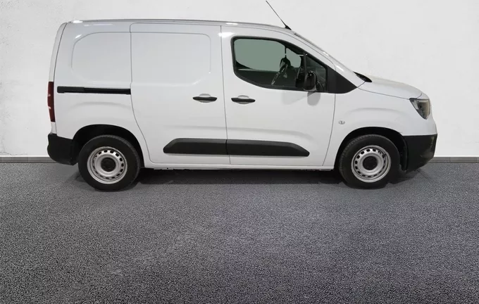OPEL COMBO CARGO M 600 KG PURETECH 110 S&S BVM6 extérieur côté droit 945809