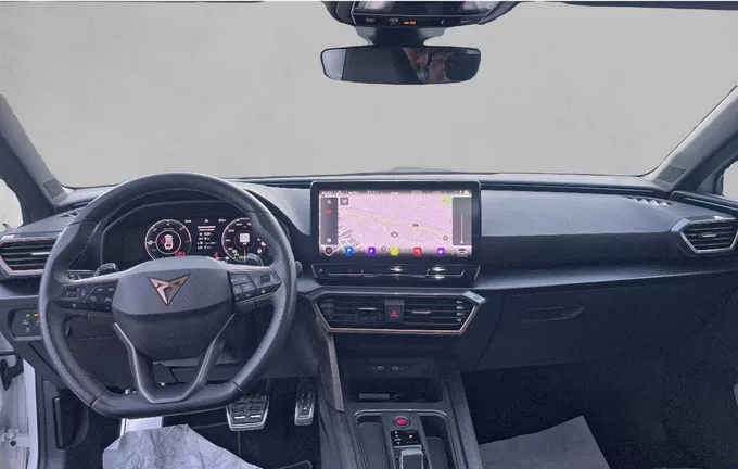 CUPRA LEON Sportstourer 1.4 e-HYBRID 245 ch DSG6 VZ extérieur trois quart avant droit 