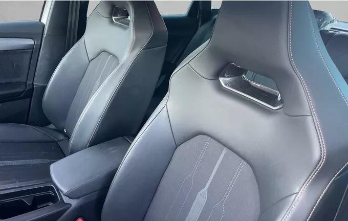 CUPRA LEON Sportstourer 1.4 e-HYBRID 245 ch DSG6 VZ extérieur trois quart arrière droit 
