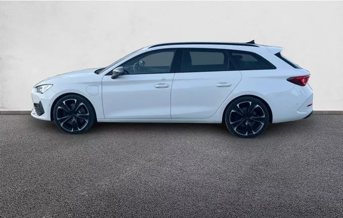 CUPRA LEON Sportstourer 1.4 e-HYBRID 245 ch DSG6 VZ extérieur trois quart arrière gauche 