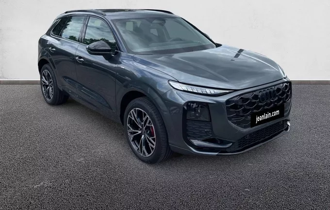 AUDI Q3 TFSI 150 ch Hybride S tronic 7 S line extérieur trois quart avant droit 5123