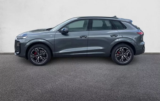 AUDI Q3 TFSI 150 ch Hybride S tronic 7 S line extérieur côté gauche 5123