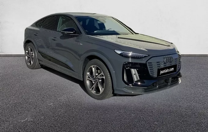 AUDI Q6 E-TRON SPORTBACK 387 ch 100 kWh quattro S line extérieur trois quart avant droit 9145