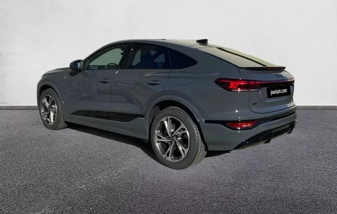 AUDI Q6 E-TRON SPORTBACK 387 ch 100 kWh quattro S line extérieur trois quart arrière gauche 9145
