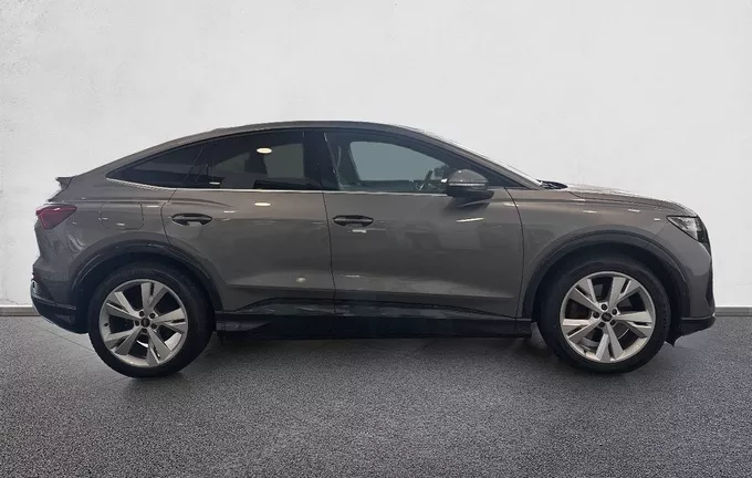 AUDI Q4 E-TRON Sportback 50 299 ch 82 kWh quattro Design Luxe extérieur côté droit 2129171