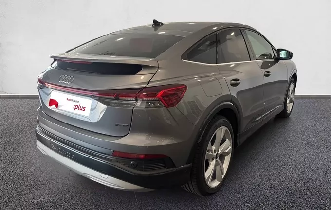 AUDI Q4 E-TRON Sportback 50 299 ch 82 kWh quattro Design Luxe extérieur trois quart arrière droit 2129171