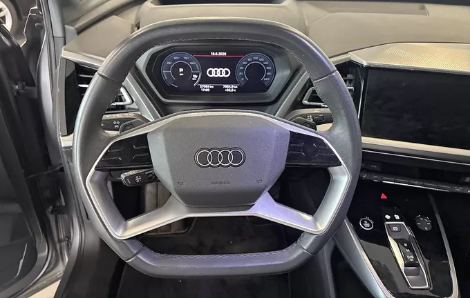AUDI Q4 E-TRON Sportback 50 299 ch 82 kWh quattro Design Luxe photo 12 2129171