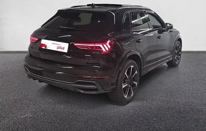 AUDI Q3 35 TFSI 150 ch S tronic 7 S line extérieur trois quart arrière droit 2130082