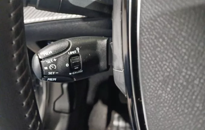 PEUGEOT 208 100 S&S BVM6 Style photo 15 944351