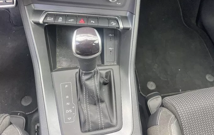 AUDI Q3 45 TFSIe 245 ch S tronic 6 S line photo 13 551129