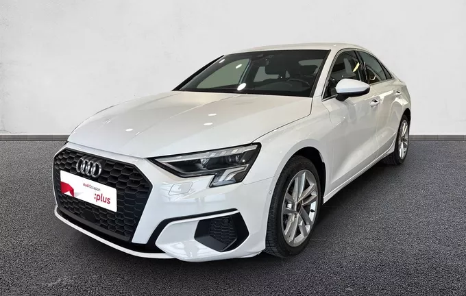 AUDI A3 Berline 35 TFSI Mild Hybrid 150 S tronic 7 Business line extérieur trois quart avant gauche 2125787