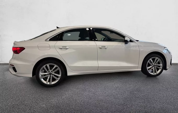 AUDI A3 Berline 35 TFSI Mild Hybrid 150 S tronic 7 Business line extérieur côté droit 2125787