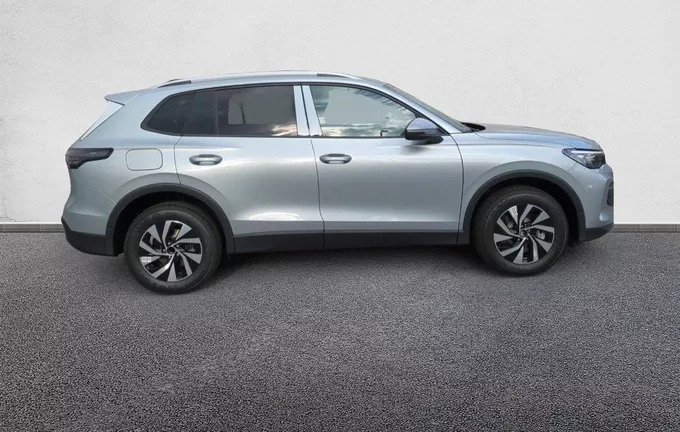 VOLKSWAGEN TIGUAN 1.5 eHybrid 204ch DSG6 VW Edition extérieur côté droit 5528